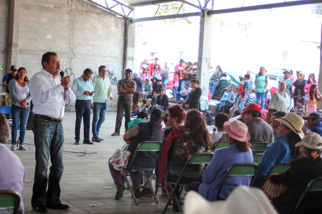 Florentino promete trabajo por mujeres y adultos mayores